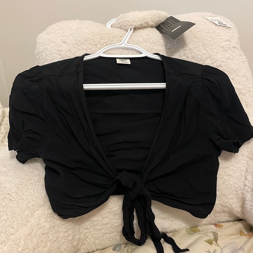 Cropped black top Aritzia